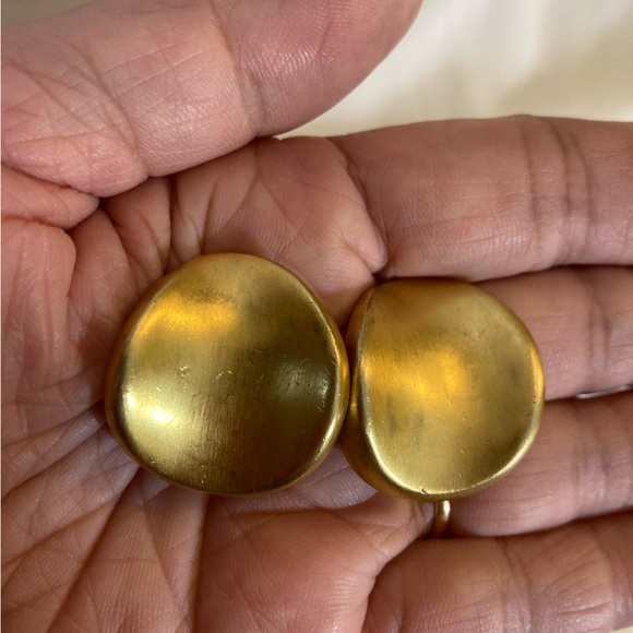 Kenneth Lane KJL Vintage Gold Plated Concave‎ Design Clip on Earrings - Picture 3 of 6